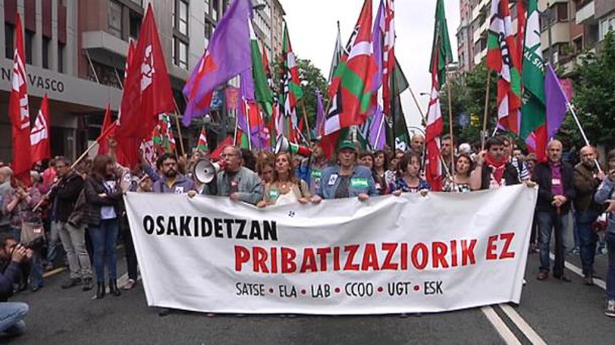 Manifestación contra la privatización" de Osakidetza