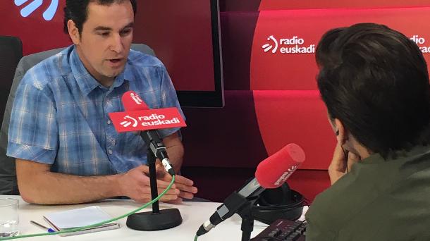 Oiarbide: "A base de andar se está pasando la cojera democrática" 