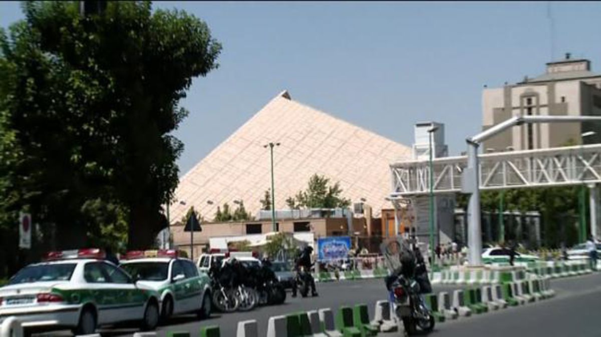 Gutxienez zortzi hildako Iranen, Estatu Islamikoaren bi erasoren ondorioz