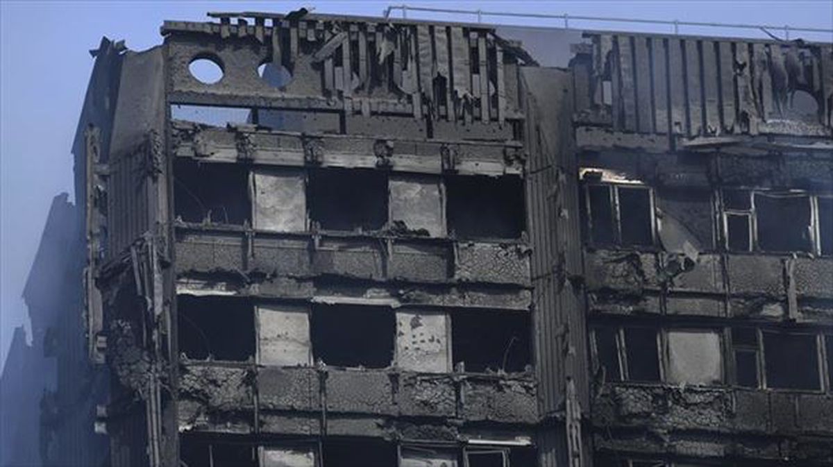 El balance oficial de fallecidos en el incendio de Londres asciende a 79