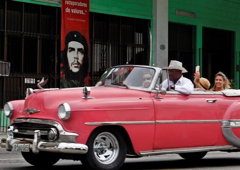 Turistak Kuban. EFE