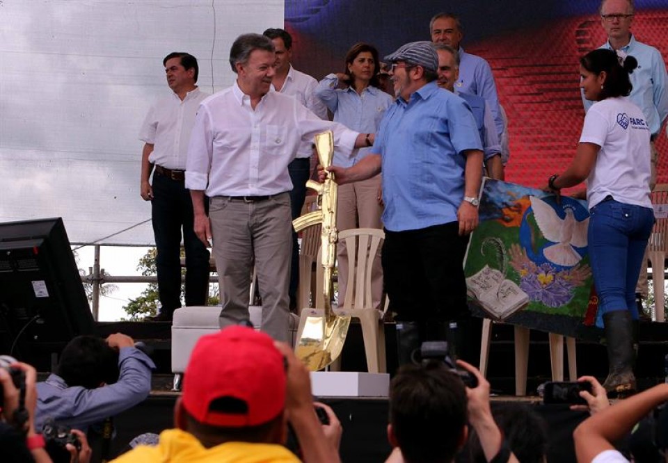 Acto de entrega de armas de las FARC. Foto: Efe
