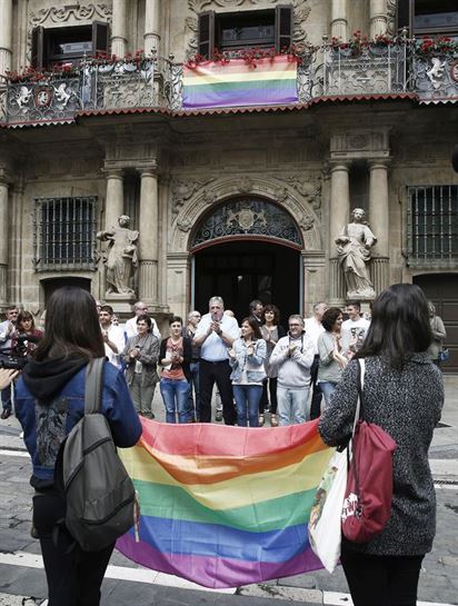 Las instituciones se suman a las reivindicaciones del colectivo LGTBI 