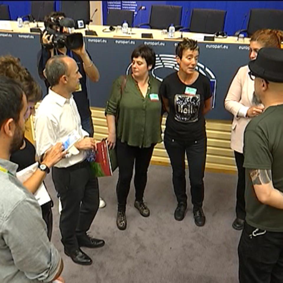 Familiares de los jóvenes de Alsasua piden amparo al Parlamento Europeo