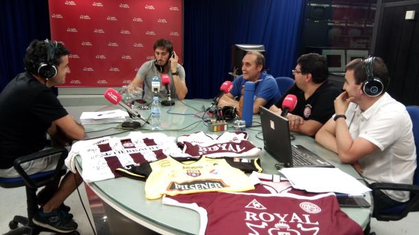 Luis Zubeldia conoce sus orígenes vascos en Radio Vitoria