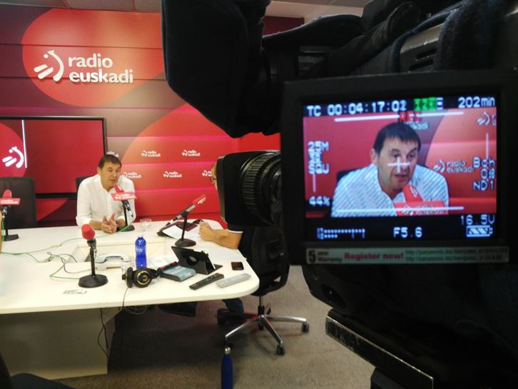 Arnaldo Otegi en Radio Euskadi. Foto: Iker Salgado
