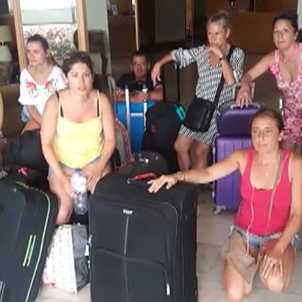 Turistas vascos atrapados en Madeira: 'Nos han dejado tirados'