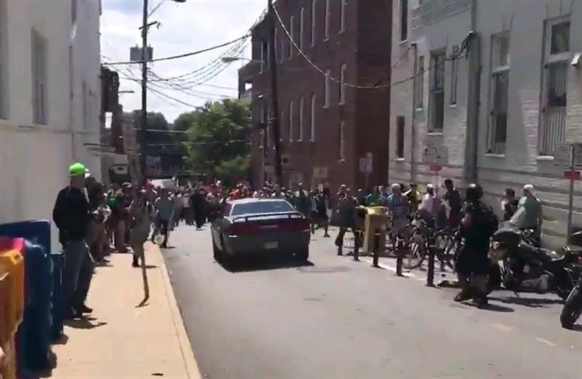 Un muerto y 19 heridos durante una protesta antifascista en Virginia. Foto: EFE