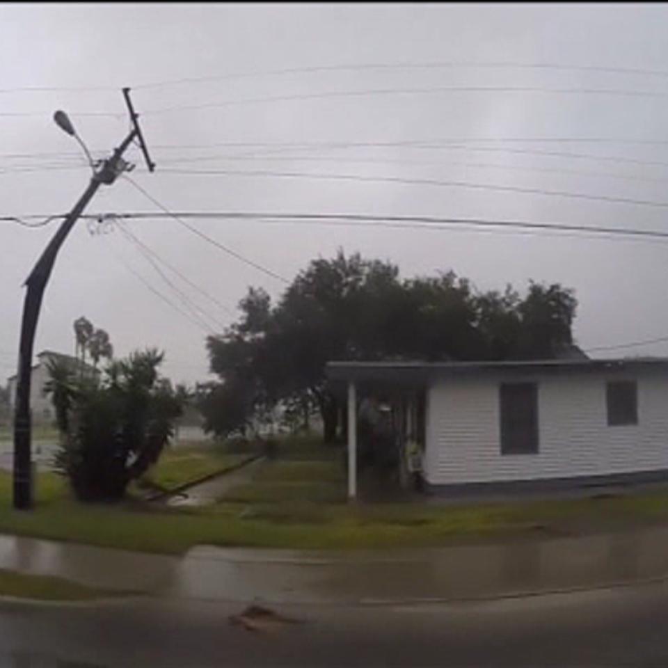 El huracán Harvey toca en la costa de Texas. Foto: EFE
