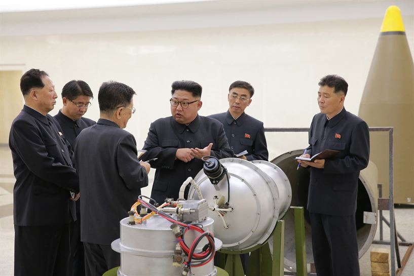 Kim Jong-un inspecciona una supuesta nueva bomba de hidrógeno de Corea del Norte. EFE. 