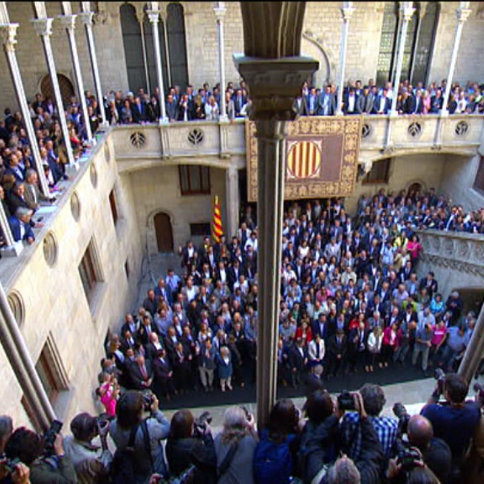 Acto realizado por los alcaldes catalanes a favor del referéndum en septiembre de 2017. Foto: EiTB