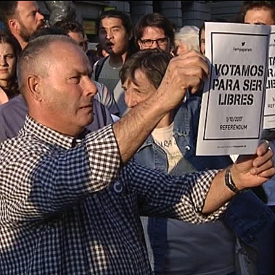 Concentración en la Puerta de Sol de Madrid a favor del derecho a decidir
