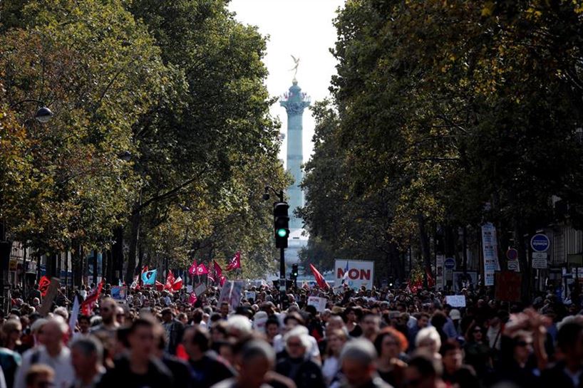 Miles de personas protestan en París. Foto: EFE