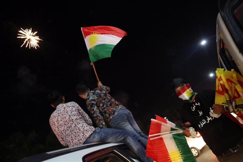 Los kurdos muestran su apoyo al referéndum de la independencia en Erbil. Foto: EFE