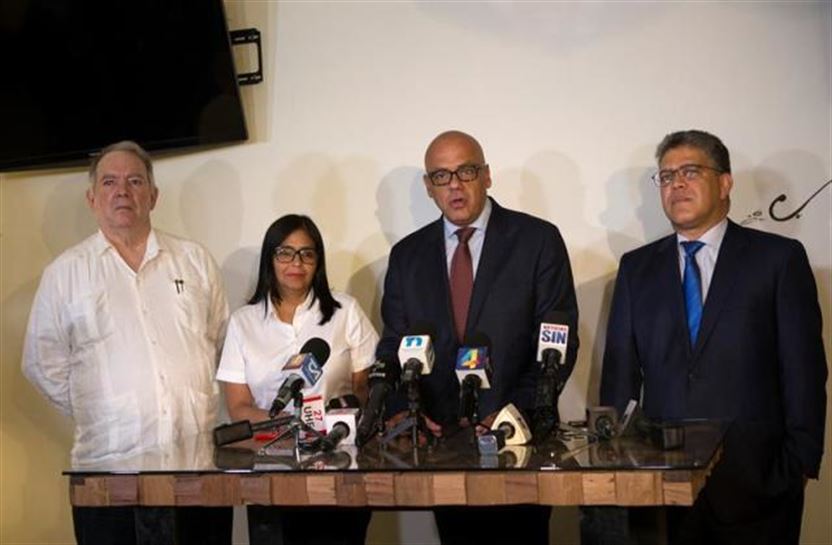 Venezuelako Gobernuaren ordezkaritzako kideak Santo Domingon (Dominikar Errepublika). Argazkia: EFE