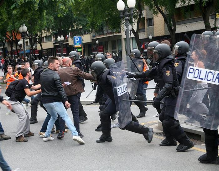 Disturbios en Cataluña durante la jornada del 1-O