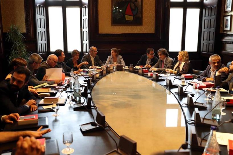 En imagen, reunión de la Junta de Portavoces del Parlament. Foto: EFE.