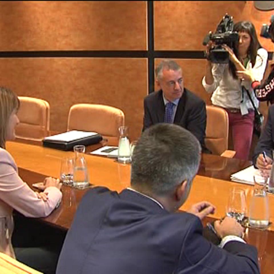 Imagen de una reunión entre PNV y PSE sobre la reforma fiscal. Foto: EiTB. 