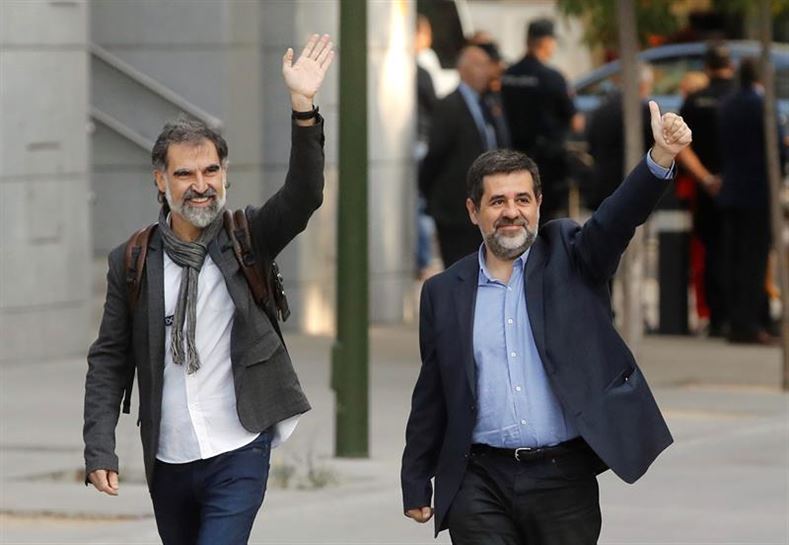Los líderes independentistas Jordi Cuixart y Jordi Sánchez. Imagen de archivo: EFE