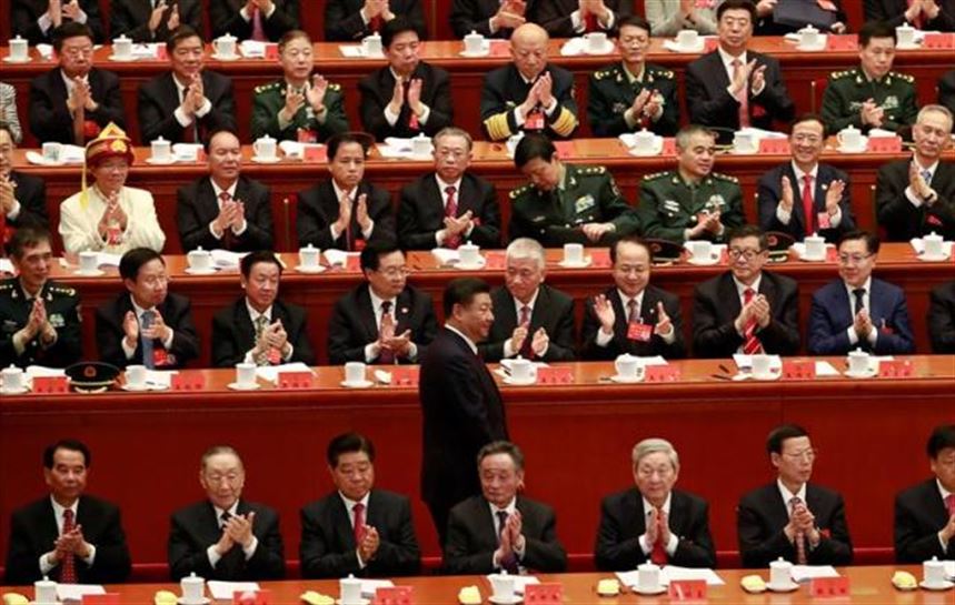 Xi Jinping Txinako presidentea, Alderdi Komunistako ordezkarien txalo artean. Argazkia: EFE