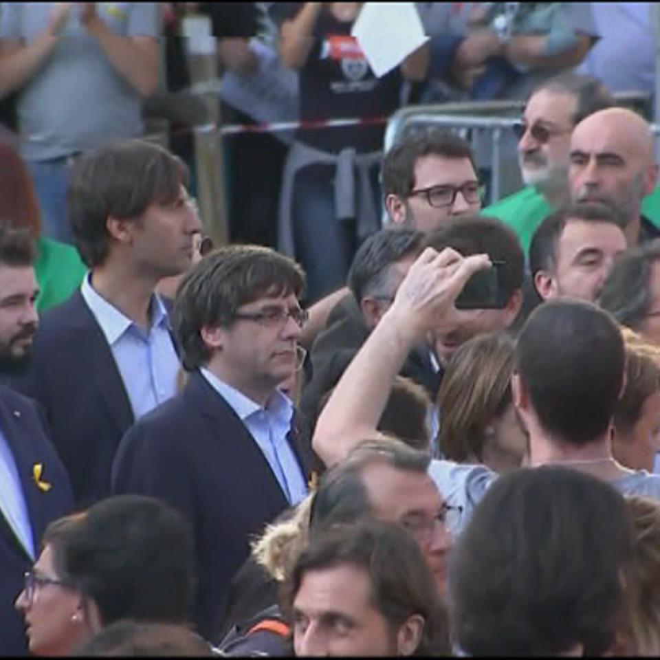 Carles Puigdemont en la manifestación a favor de Sánchez y Cuixart