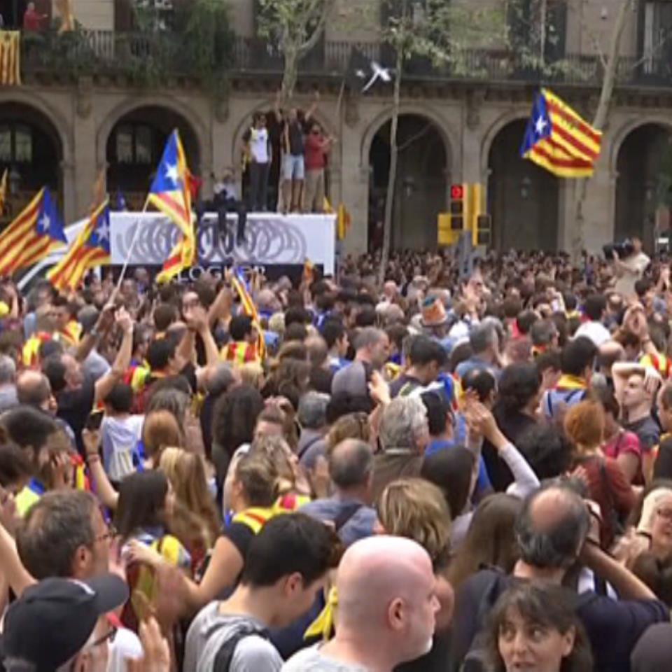 Miles de catalanes celebran la independencia de Cataluña