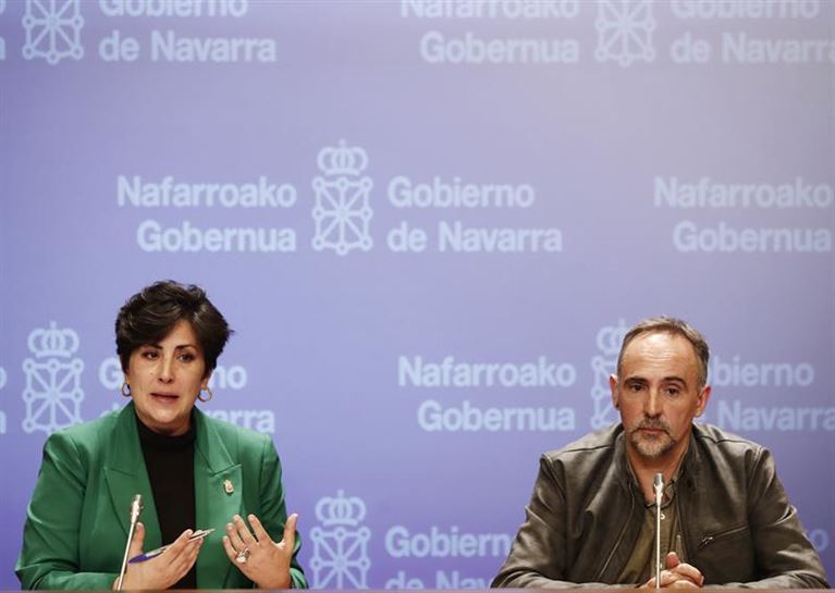 María Solana y Roberto Pérez, consejera y director general de Educación del Gobierno de Navarra/EFE