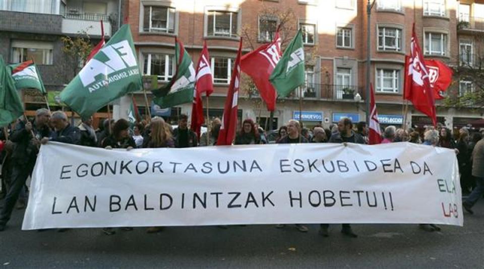 Movilización, en la Gran Vía bilbaína, de los sindicatos ELA y LAB. Foto: EFE