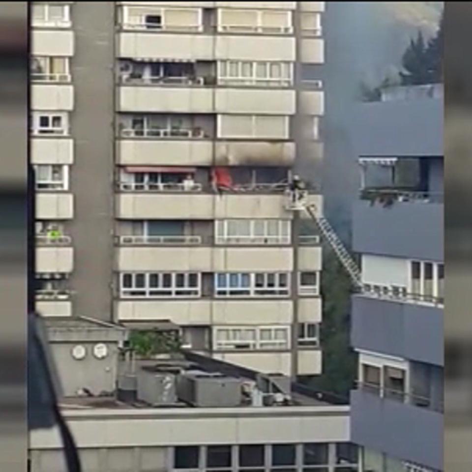 Seis personas hospitalizadas tras un incendio en una vivienda de Donostia
