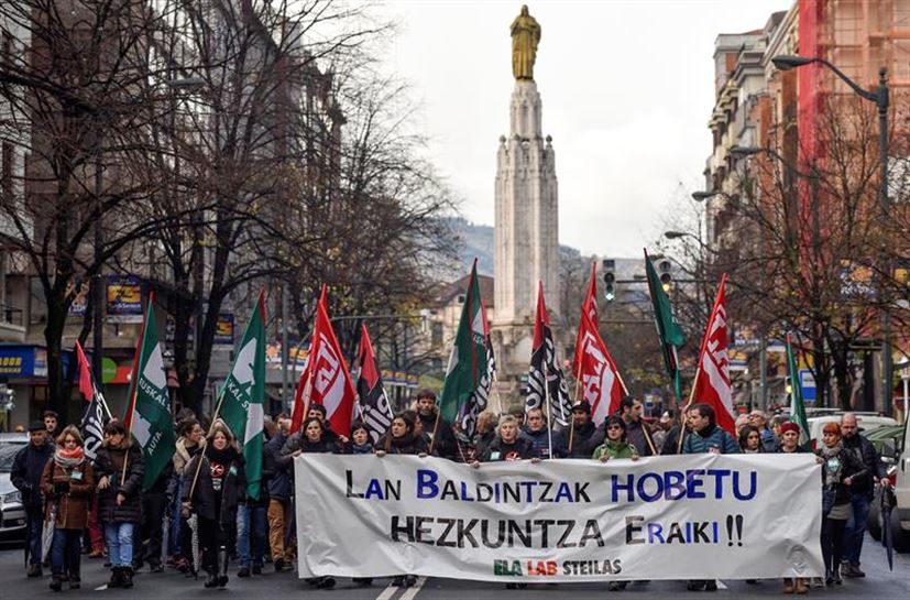Manifestación de los trabajadores de la Educación Pública en Bilbao. Foto de archivo: EFE