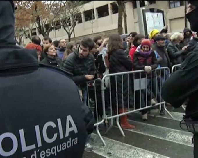 Protesta artean atera dituzte Sixenako lehen artelanak Lleidako museotik