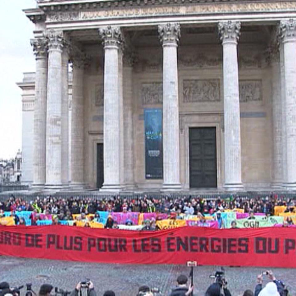 Klima-aldaketa. Protestak. Paris.