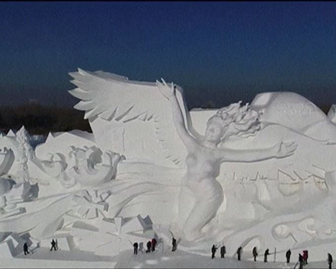 Escultura de nieve gigante en China