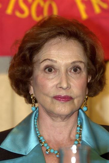 Carmen Franco Francisco Francoren alabaren 2000. urteko argazkia.