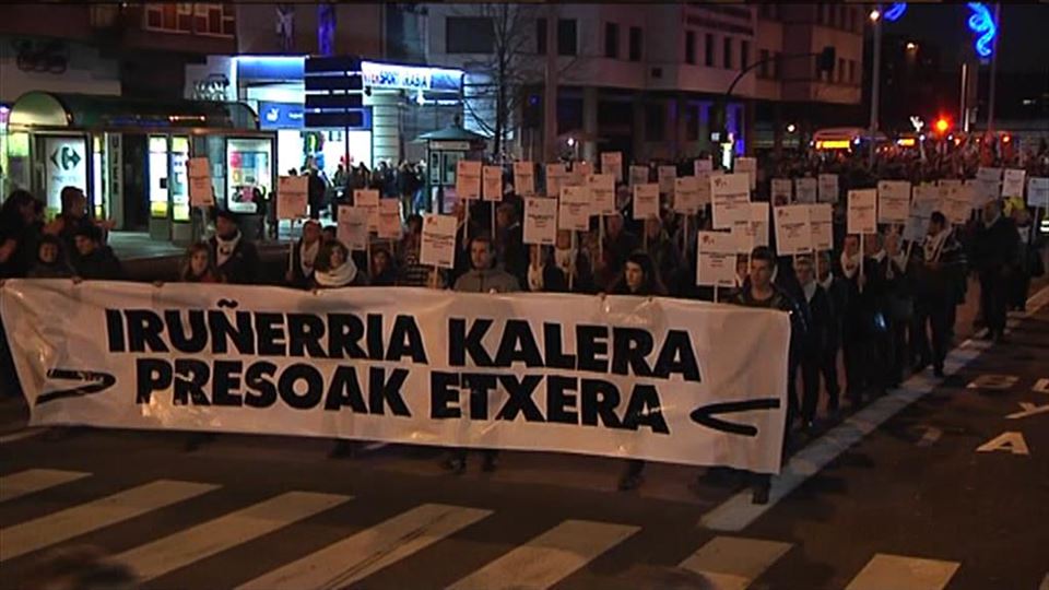 Centenares de personas piden en Pamplona el acercamiento de presos. Foto: EiTB