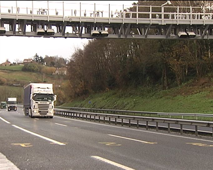 El sistema del peaje para camiones entrará en vigor el 9 de enero. Captura sacada de un vídeo de ETB