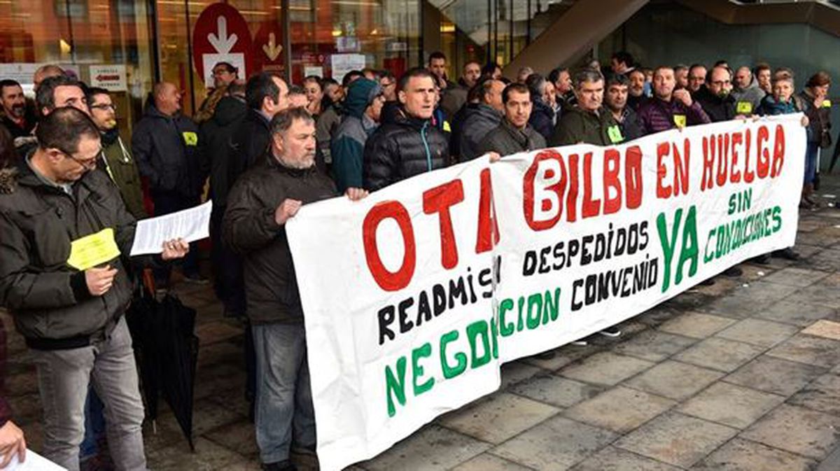 Trabajadores de la OTA en Bilbao en huelga. EFE