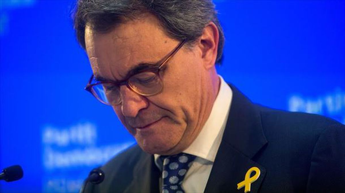 Artur Mas Kataluniako presidente ohia, dimisoa eman aurretik. Argazkia: EFE