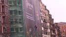 Los seguidores del Conquis trepan una pared de 16 metros en Bilbao