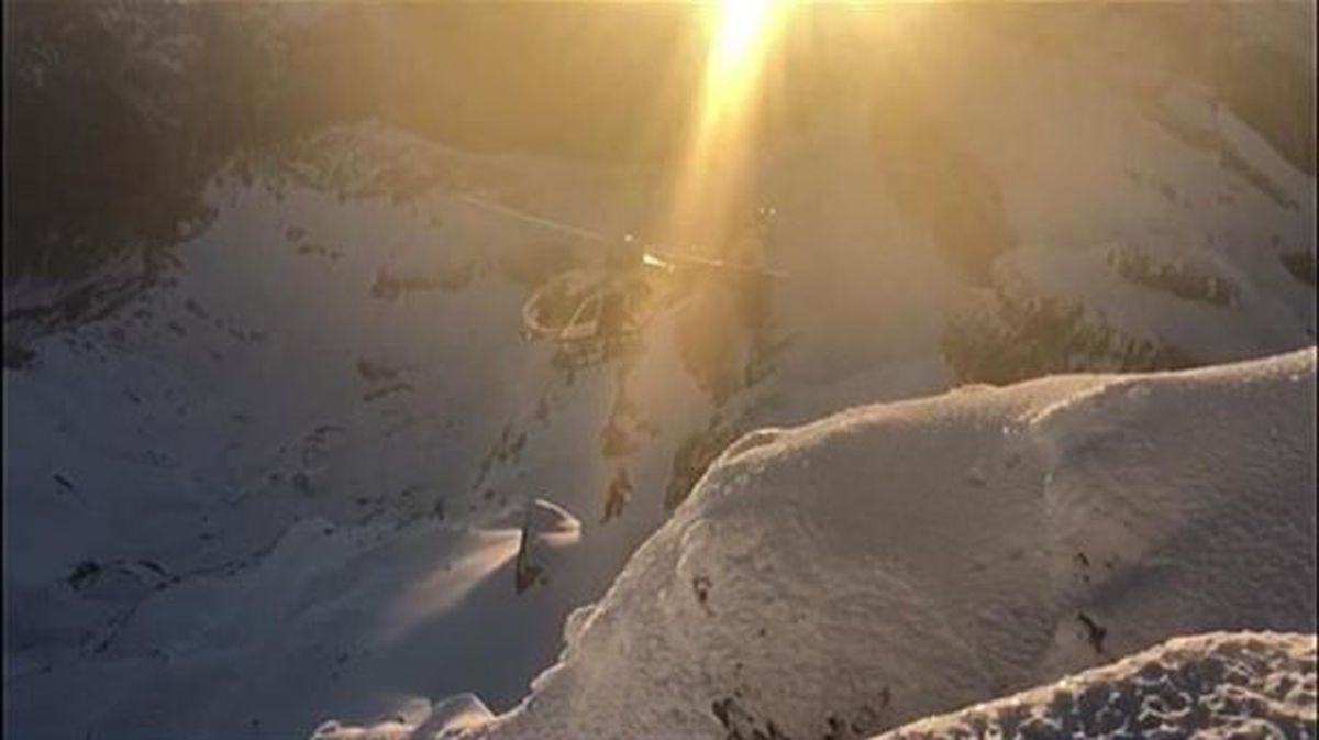 Captura de pantalla del momento del rescate en el Pirineo. Imagen: Agencias