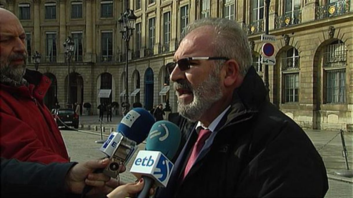 Alfonso Sánchez, presidente de la AVT, tras la reunión. Captura de pantalla de un vídeo de EiTB. 
