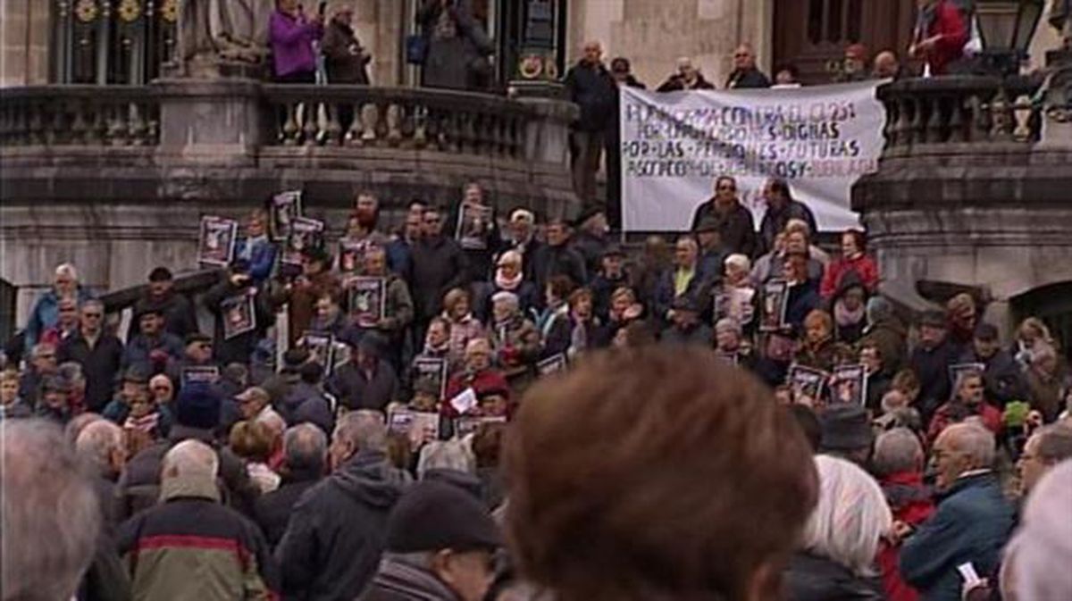 Captura de pantalla de la protesta de los pensionistas en Bilbao. Imagen: EiTB