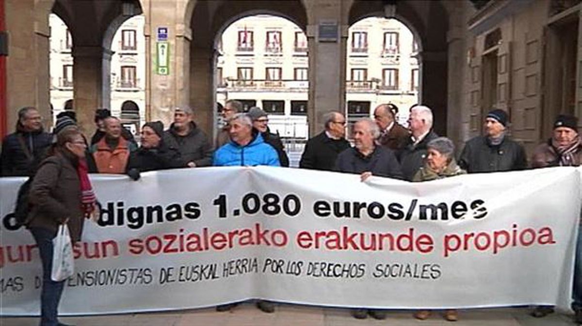 Captura de pantalla de la concentración de los pensionistas en Bilbao. Imagen: EiTB