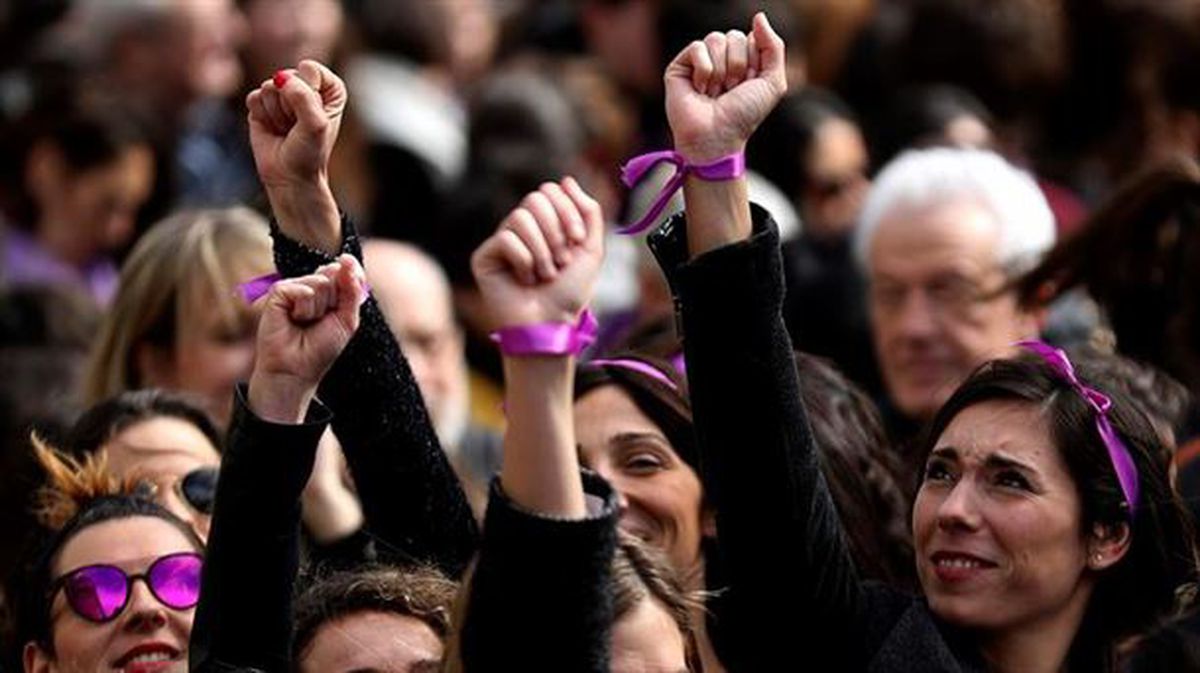 Mujeres en la movilización del 8M de San Sebastián. EFE