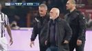 El presidente del PAOK salta al campo con una pistola y se suspende la liga