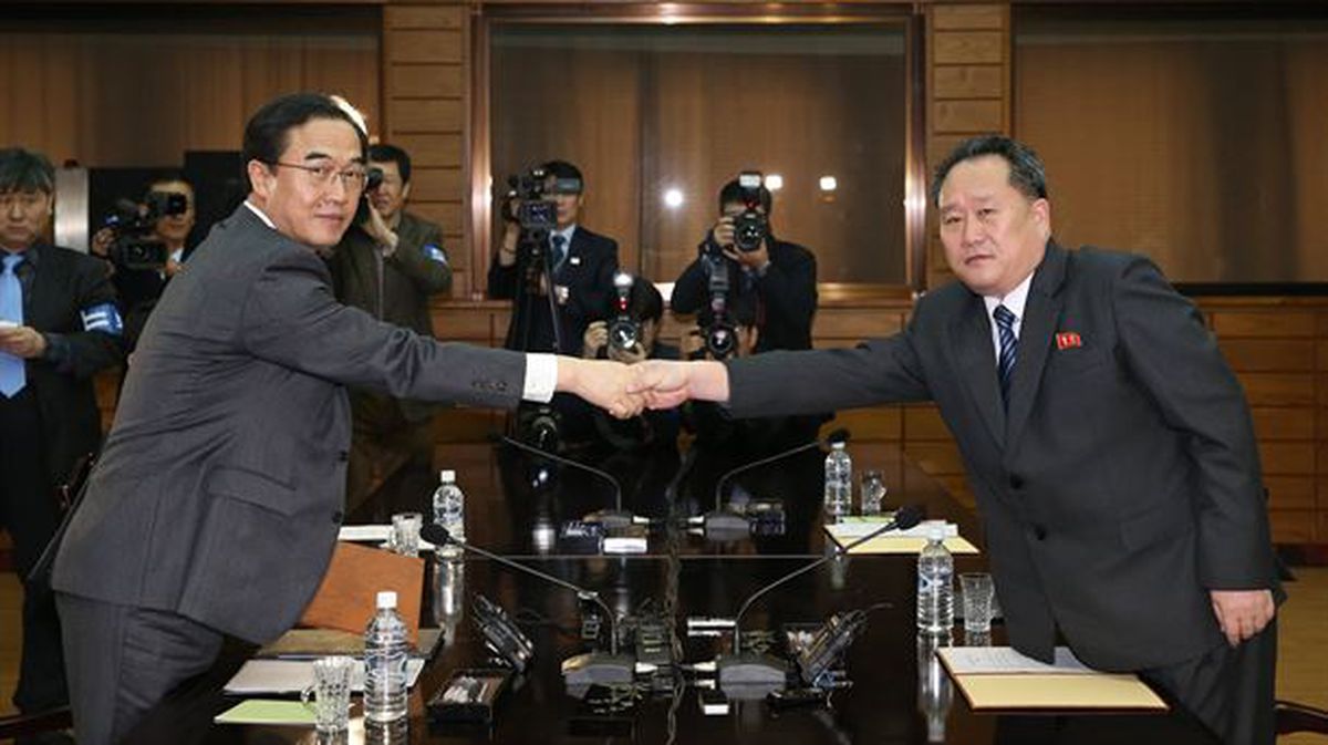 Cho Myoung-gyo (Corea del Sur) y  Ri Son-gwon (Corea del Norte), hoy. EFE