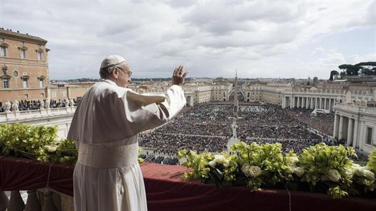 El Papa Francisco, durante el mensaje 'Urbi et Orbi'. EFE