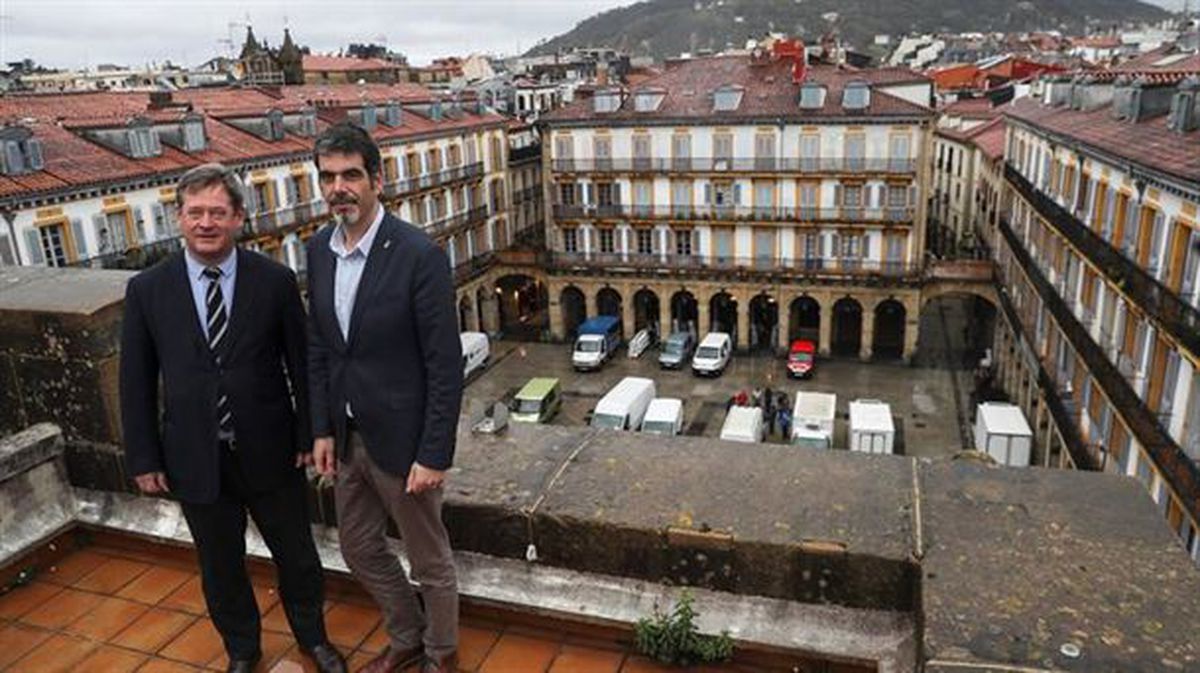 El consejero de Cultura, Bingen Zupiria, y el alcalde de Donostia, Eneko Goia. Foto: EFE