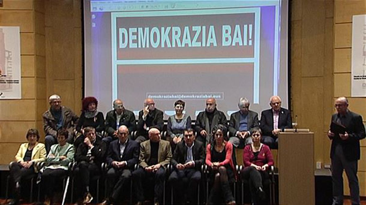 Presentación de la plataforma 'Demokrazia Bai'. Foto: EFE