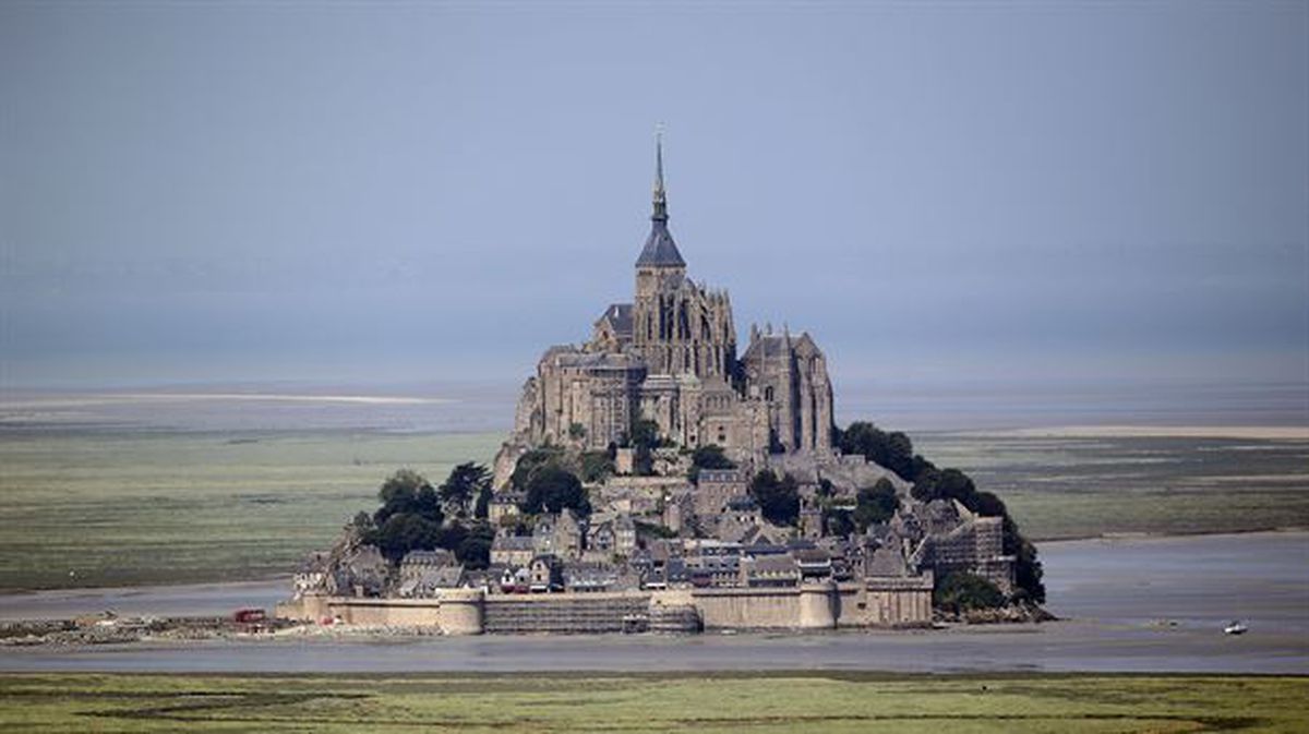 El monte Saint-Michel es el punto más turístico de Normandía. Foto: EFE